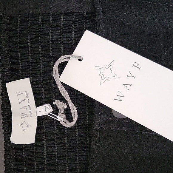 WAYF Where Are You From Black Vegan Front Snap Shimmery Back Smocked Crop - Sz L - Picture 8 of 16